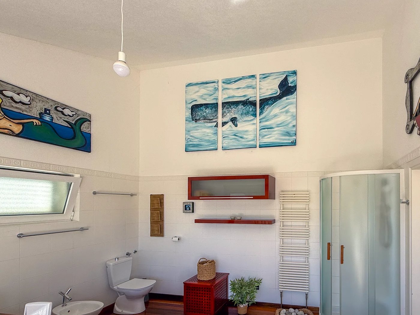 Master Bedroom with en-suite bathroom at Villa Aqua — photo 11